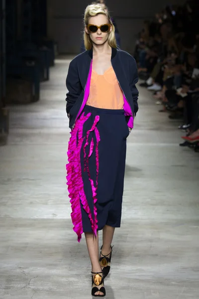 Look 53